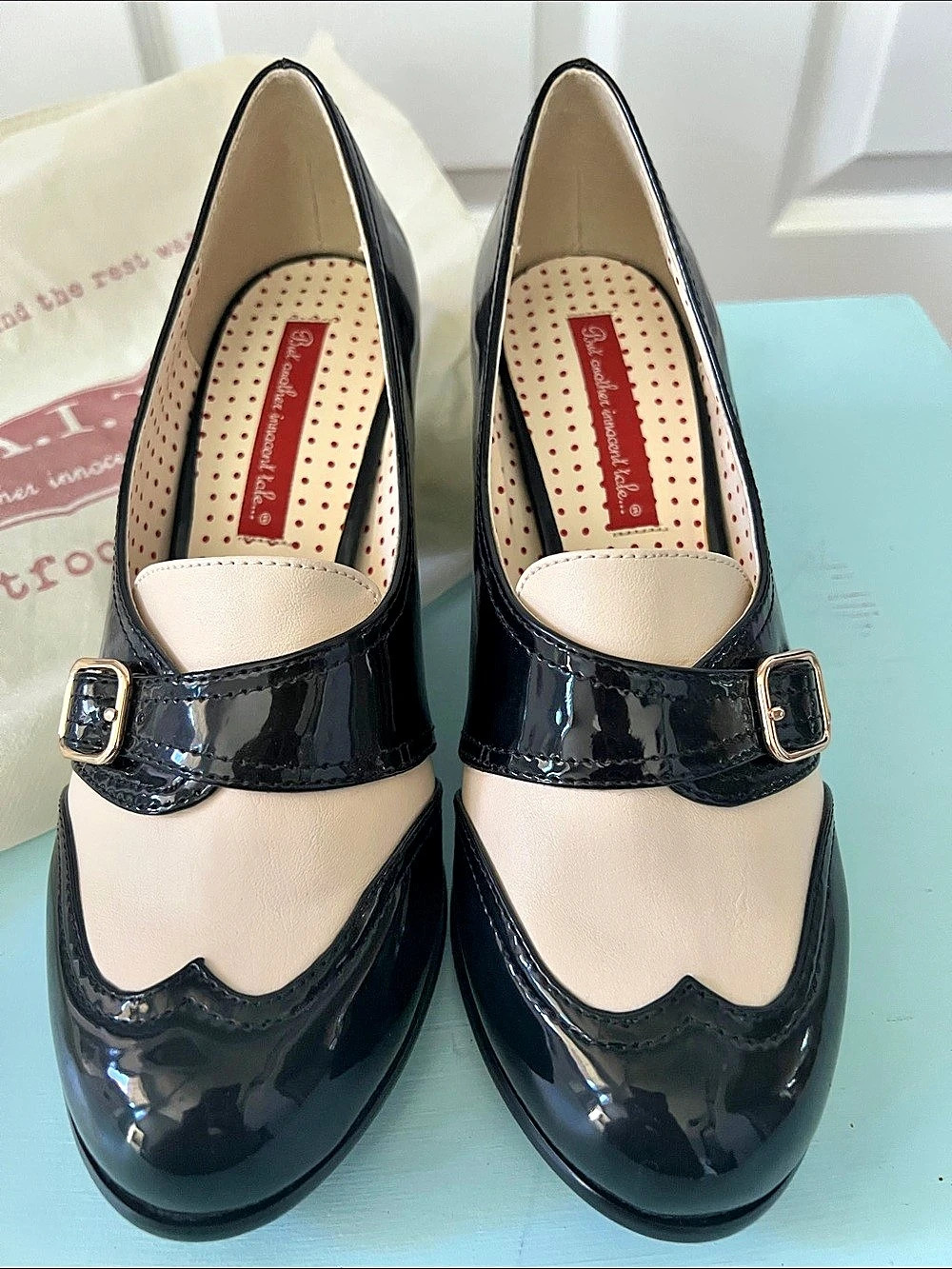 BAIT Footwear Retro Black & Beige Color Block Mary Jane Heels Like New